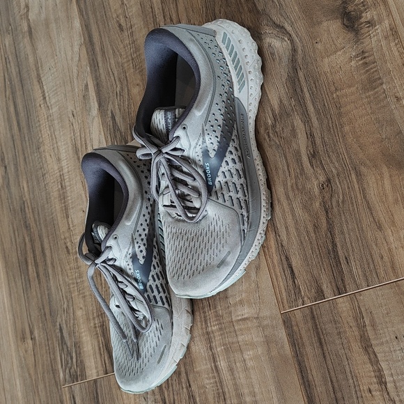 EUC Brooks Adrenaline 21 running shoes - Picture 6 of 9